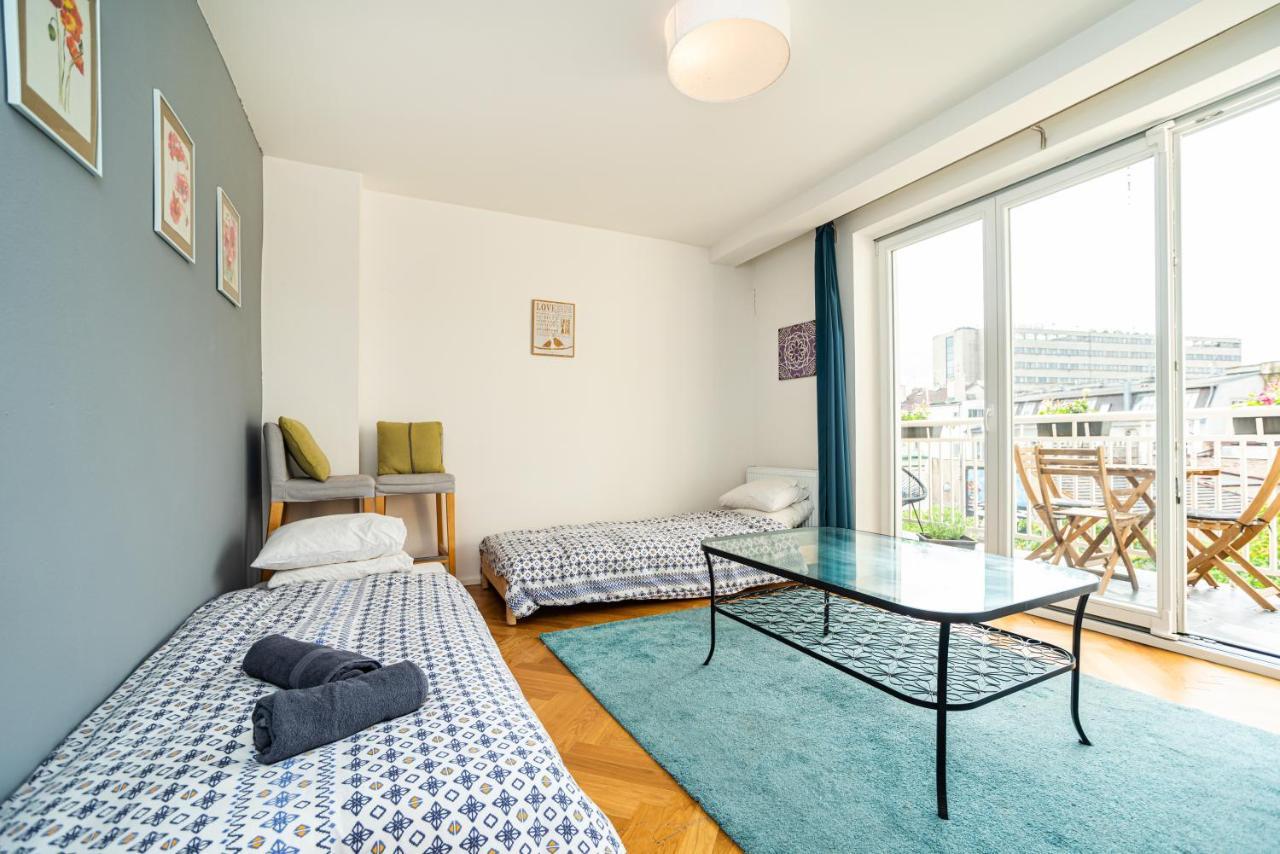 Central, Spacious, Modern 5 Bedrm Duplex W/Balcony Prague Extérieur photo