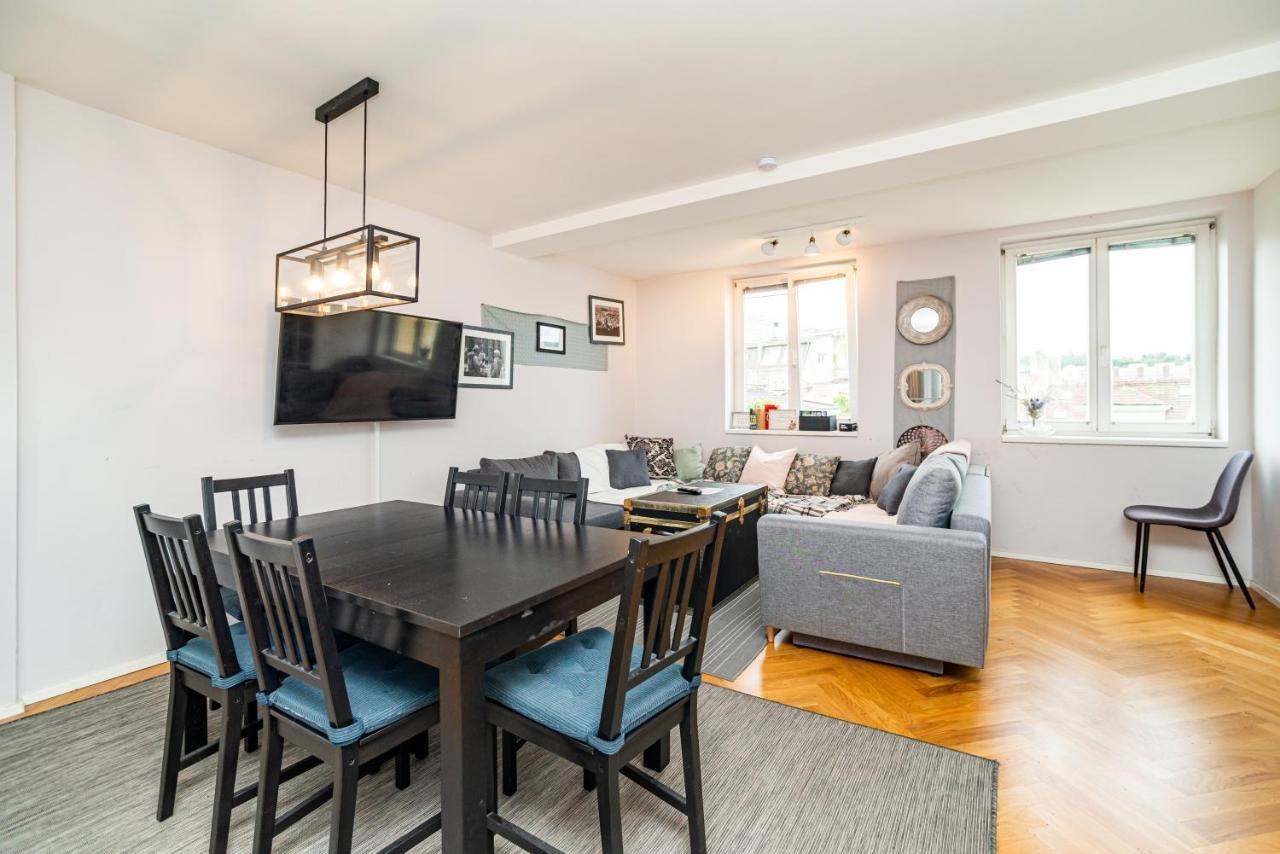 Central, Spacious, Modern 5 Bedrm Duplex W/Balcony Prague Extérieur photo