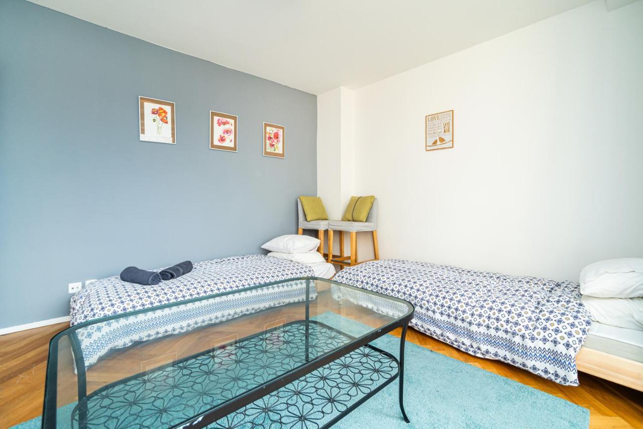 Central, Spacious, Modern 5 Bedrm Duplex W/Balcony Prague Extérieur photo
